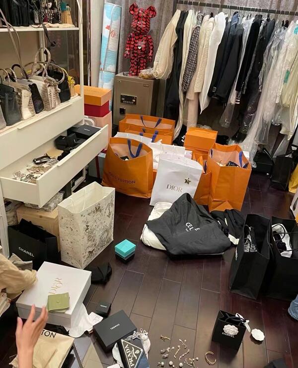 大余县回收顶奢鞋服